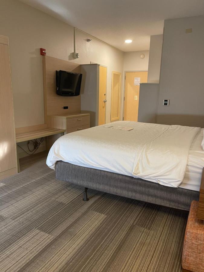 Holiday Inn Express Cedar Rapids - Collins Road By Ihg Exterior photo