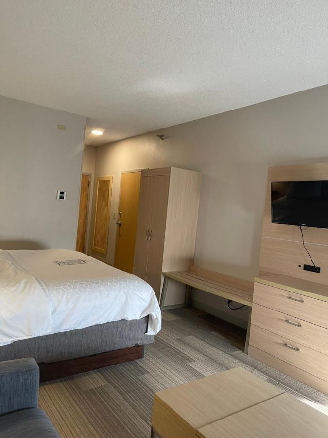 Holiday Inn Express Cedar Rapids - Collins Road By Ihg Exterior photo