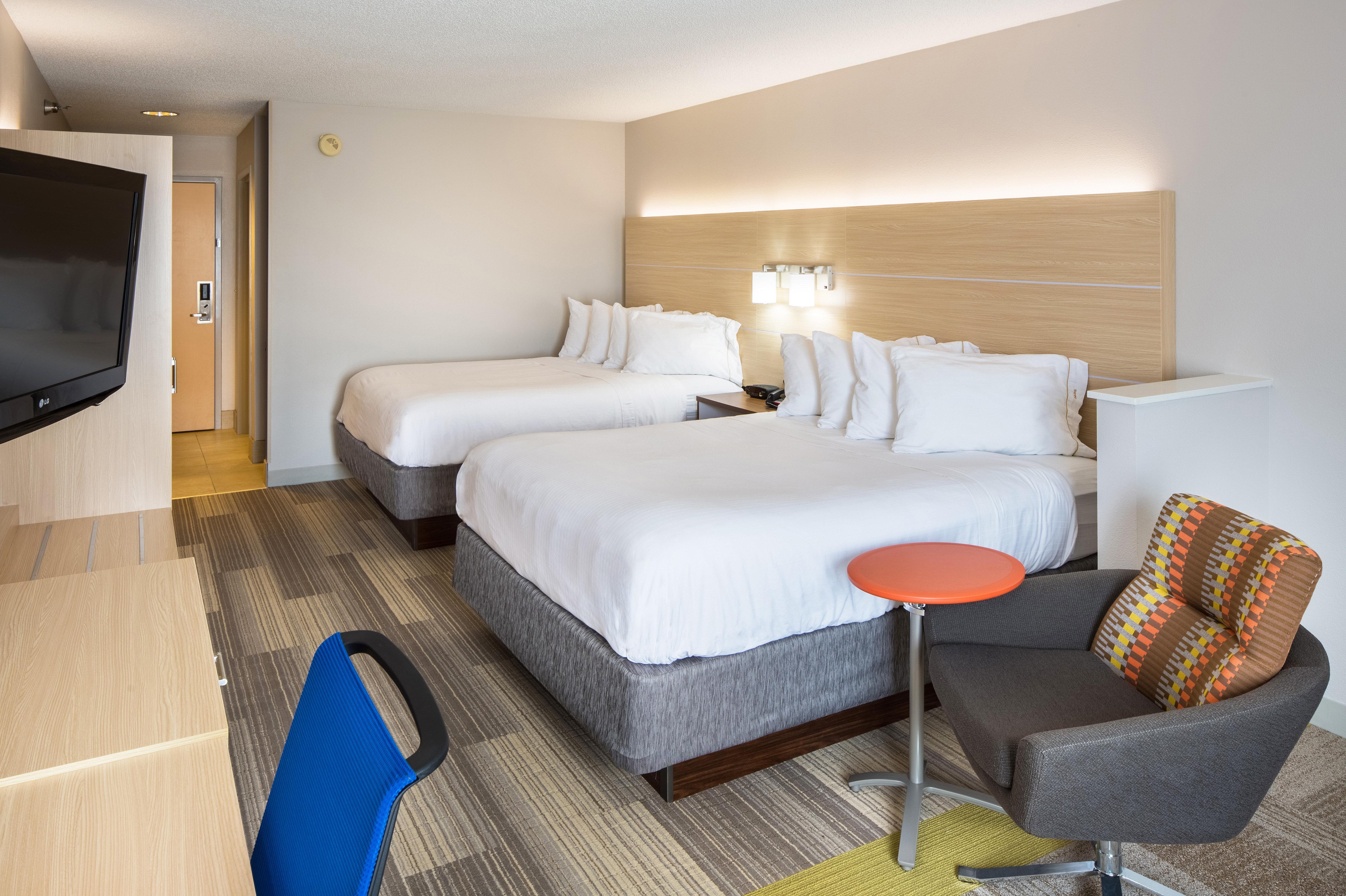 Holiday Inn Express Cedar Rapids - Collins Road By Ihg Exterior photo