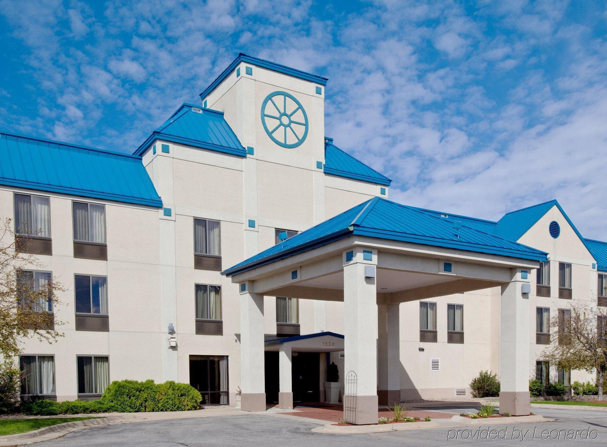 Holiday Inn Express Cedar Rapids - Collins Road By Ihg Exterior photo