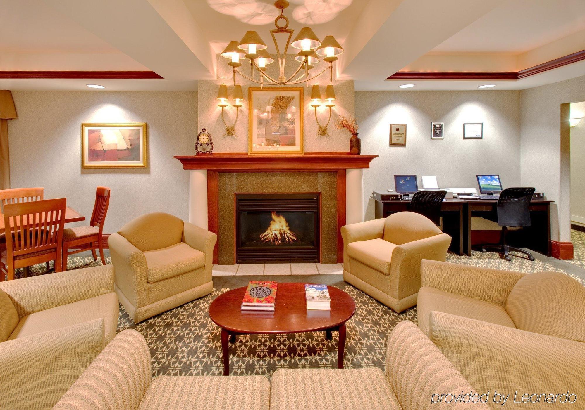 Holiday Inn Express Cedar Rapids - Collins Road By Ihg Room photo