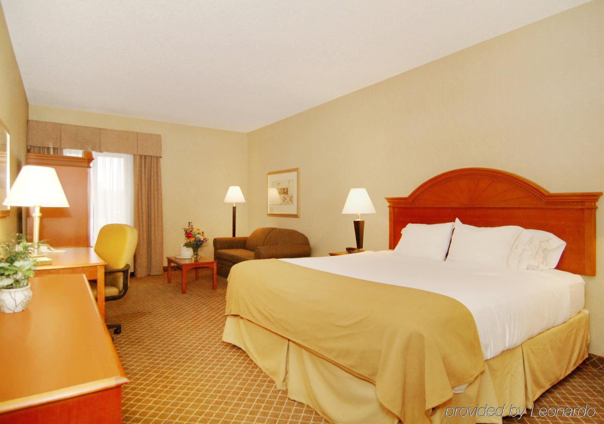 Holiday Inn Express Cedar Rapids - Collins Road By Ihg Exterior photo